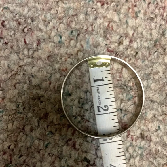 Silver bangle - Picture 2 of 4